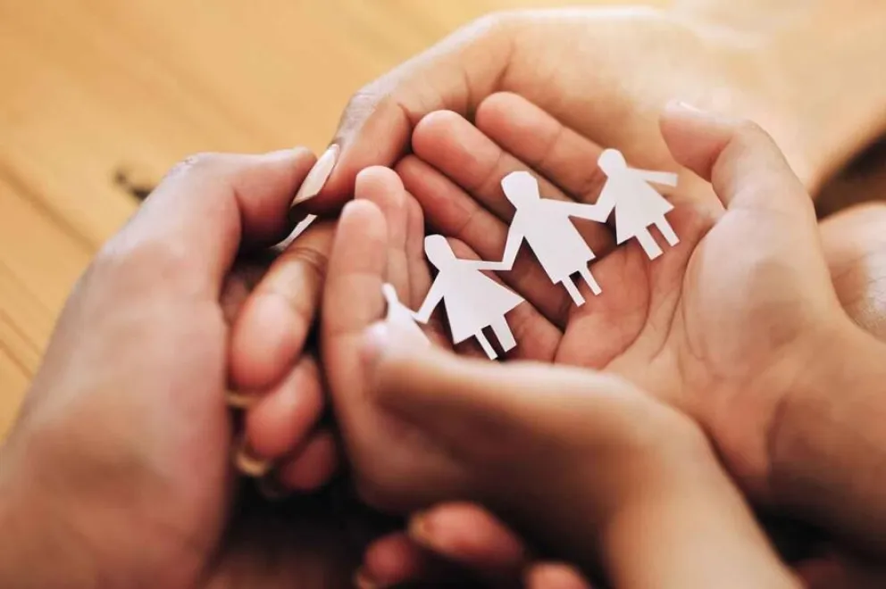 Buscan una familia para acoger temporalmente a tres hermanos de 7, 11 y 12 años