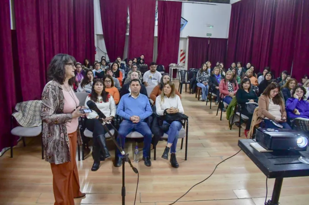 Trelew fue sede de un taller sobre “Entornos Laborales Seguros: Estrategias para Cuidarnos"