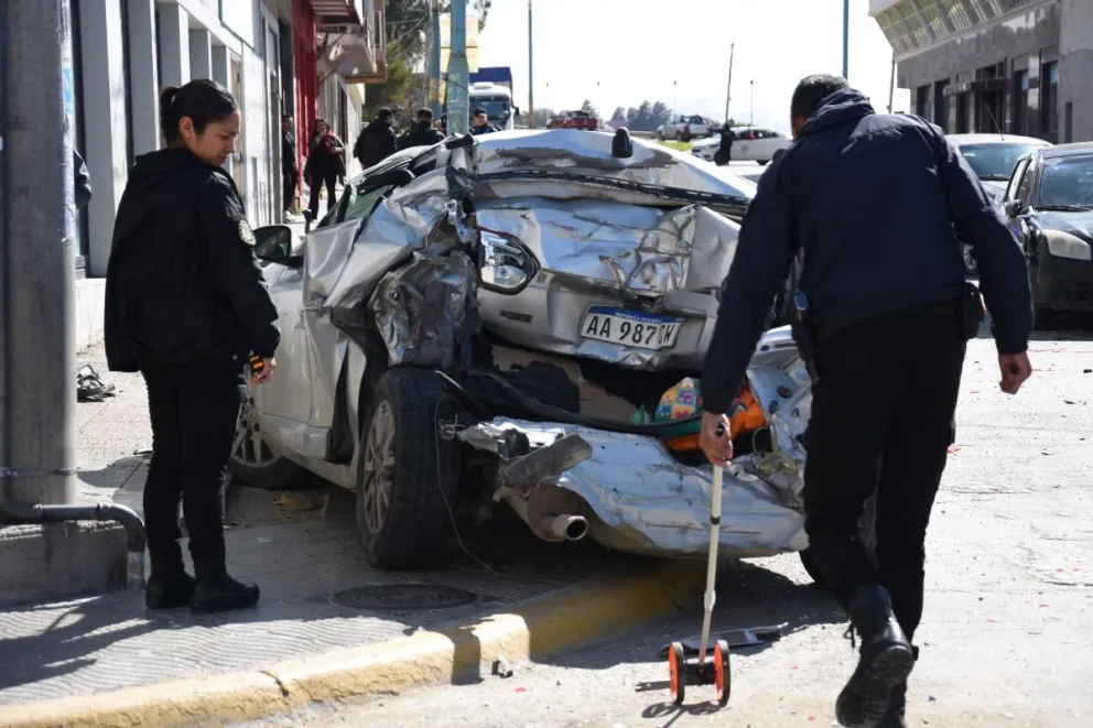 Un colectivo sin frenos provocó un choque múltiple en el centro