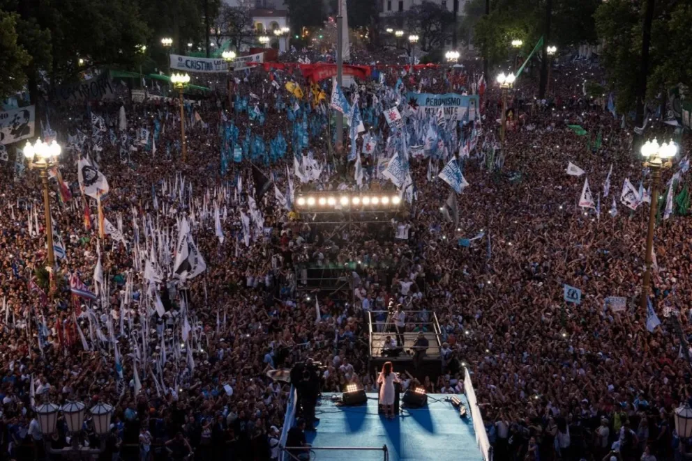 Cristina Kirchner: seguidores organizan movilización y caravana nacional antes de las elecciones
