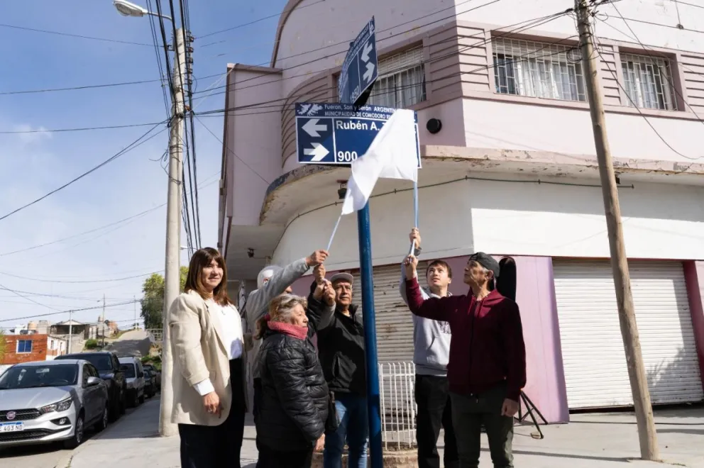 El Barrio Newbery nombra una calle como Rubén Torrijos inmortalizando su legado