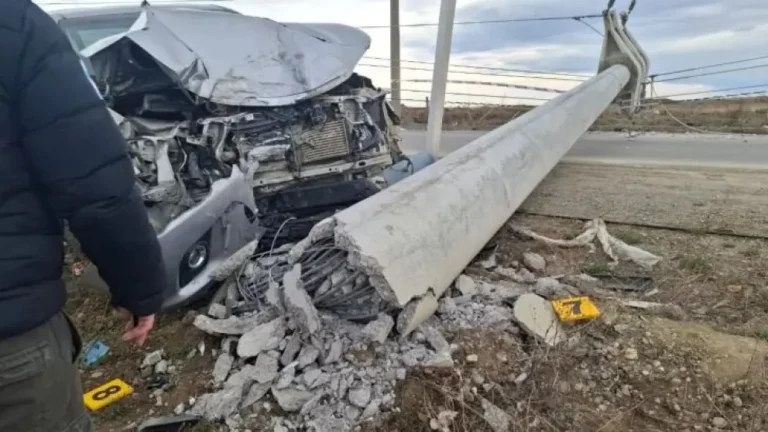 Río Gallegos sin electricidad: una camioneta chocó un poste y dejó sin suministro a toda la ciudad