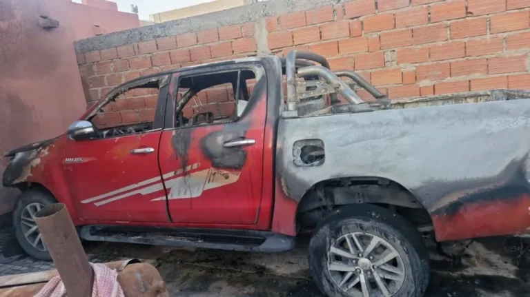 Le incendiaron la camioneta al exfuncionario Héctor Castillo
