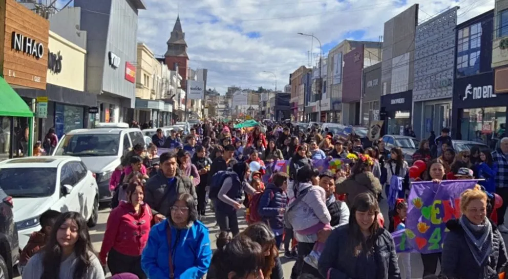 El desfile de los jardines por el Centro fue una verdadera fiesta