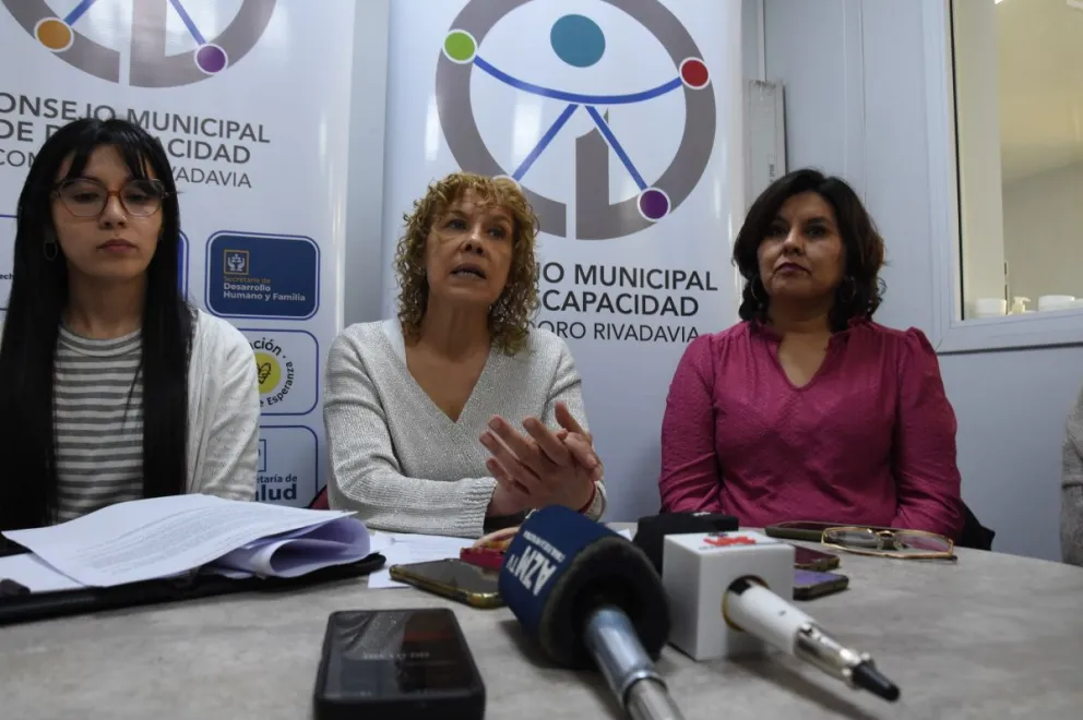 Denuncian que, además del ANDIS, cerró la oficina local de la Superintendencia de Salud