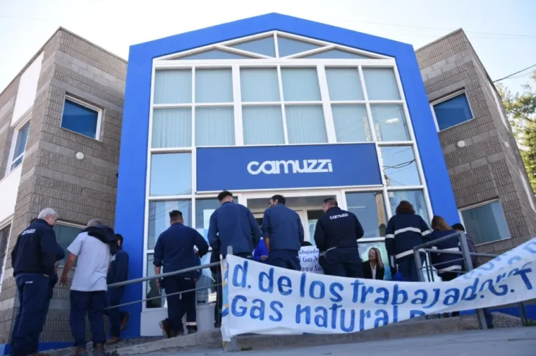 Trabajadores de Camuzzi iniciaron medidas de fuerza