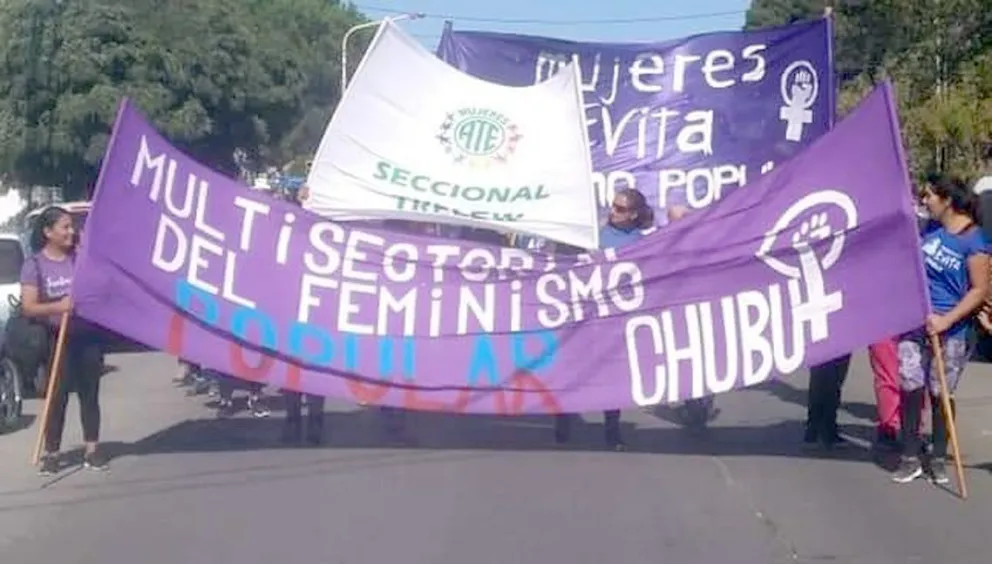 Reclamo en Trelew por los femicidios de Brenda, Morena y Lara