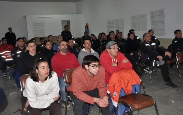 Capacitaron a bomberos en toma de decisiones y gestión de personal