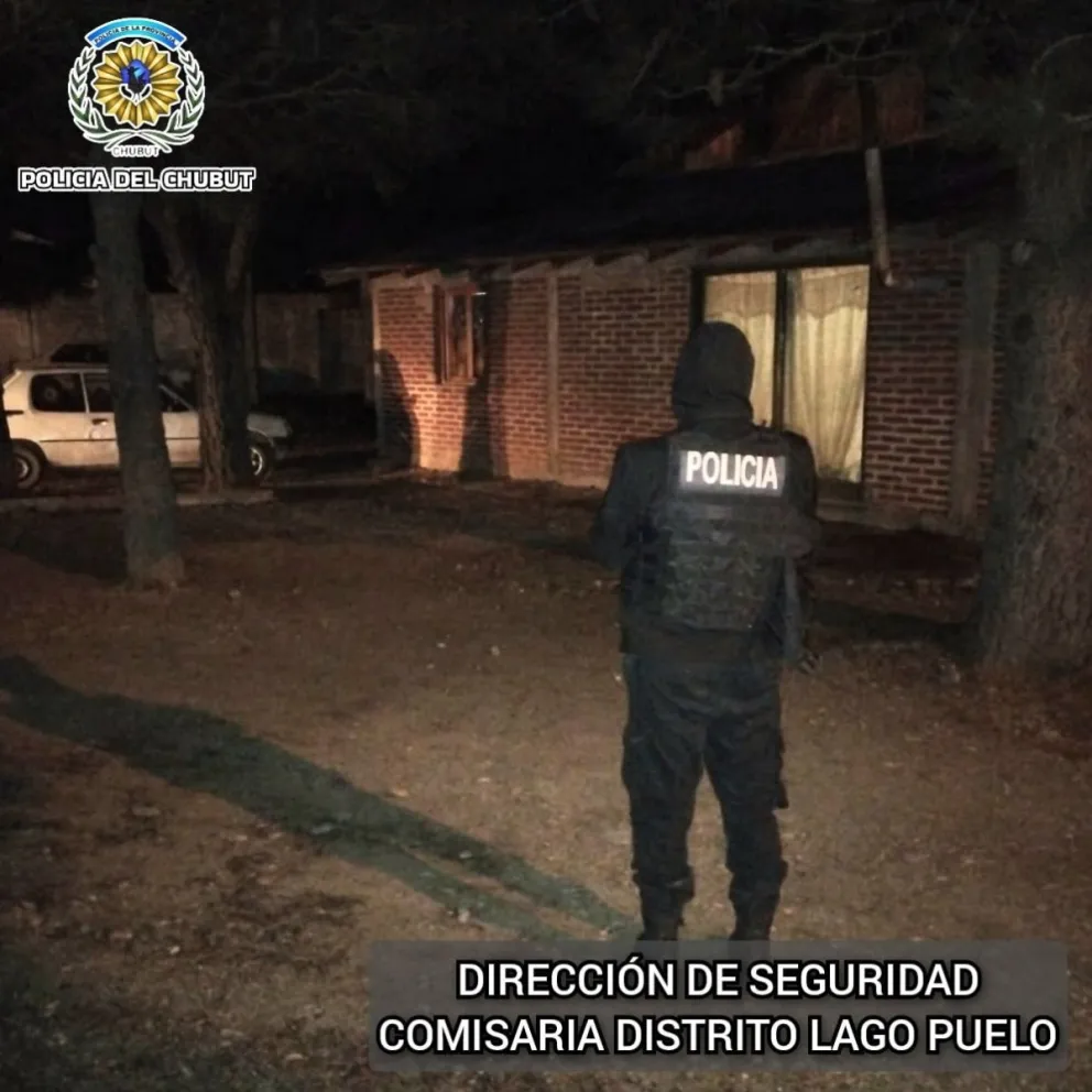 Hombre intoxicado intenta entrar a la fuerza a su casa y fue arrestado
