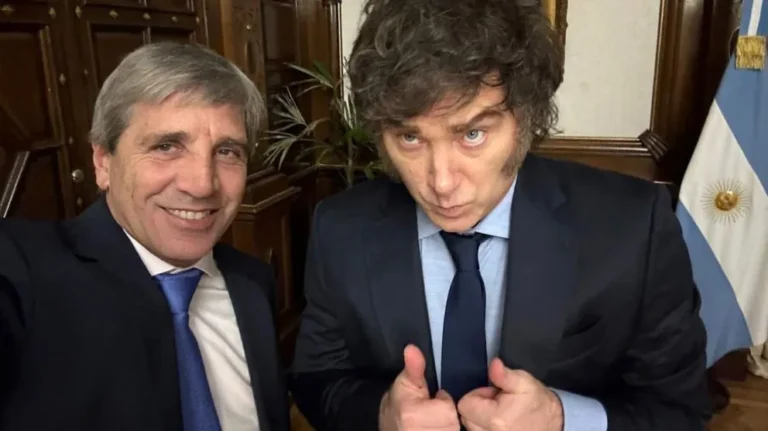 Cae la confianza en el plan económico de Milei y Caputo