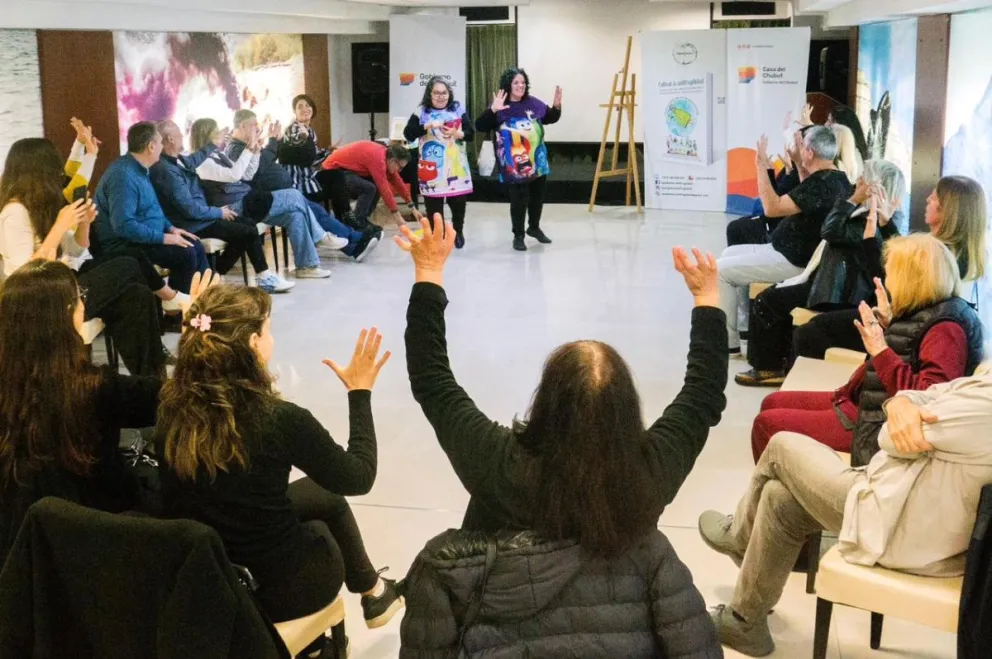 El libro “Cultivar la Antifragilidad” se presentó en la Casa del Chubut