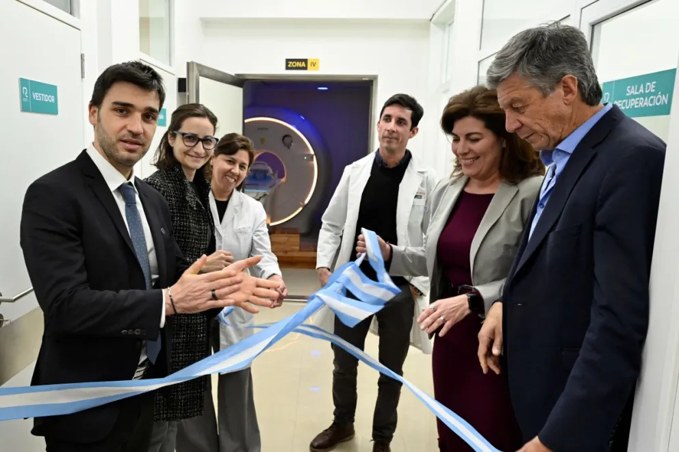 Torres inauguró el primer resonador del sistema público en Comodoro Rivadavia