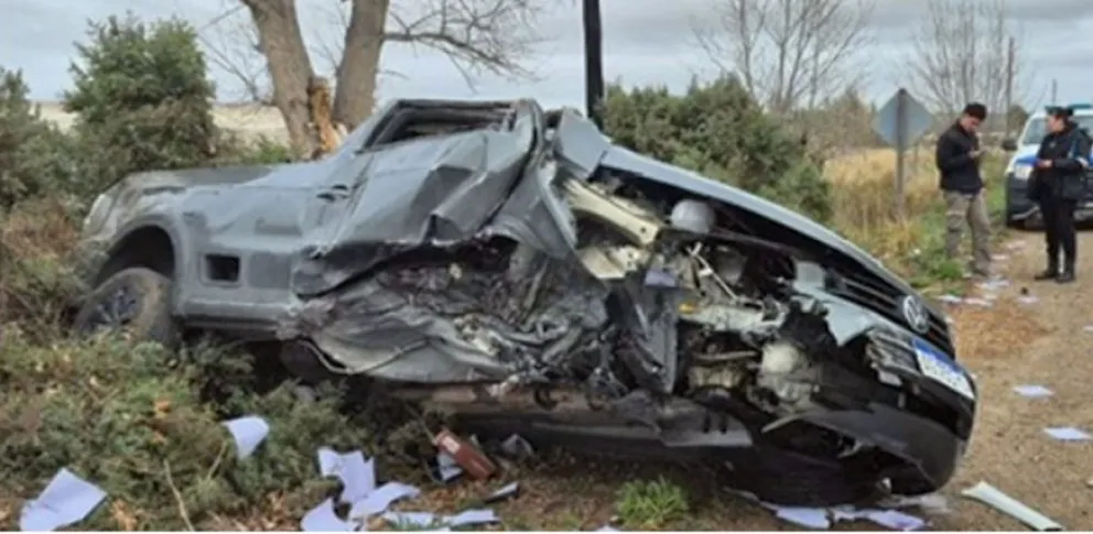 Joven conductor sale milagrosamente ileso de impresionante vuelco cerca de Gaiman