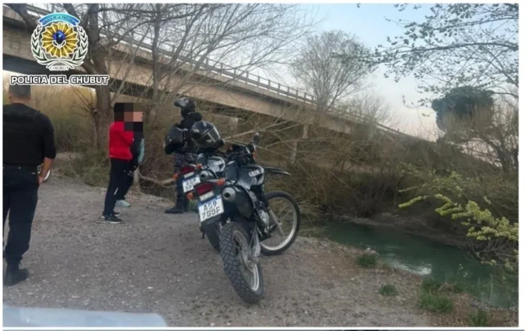 Dos jóvenes fueron identificados con marihuana en el barrio Los Teros