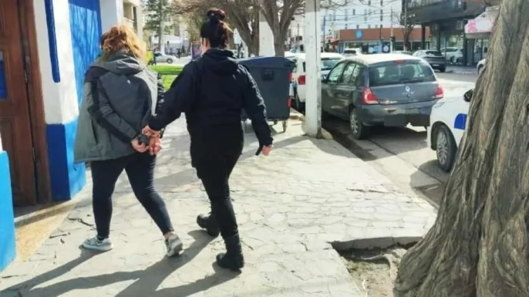 Detuvieron a una reconocida “mechera” con pedido de captura