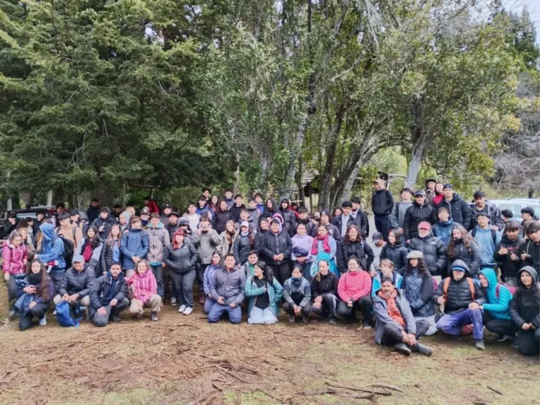 Plantaron cerca de 1400 ciprés en Reserva Cerro Currumahuida de Lago Puelo