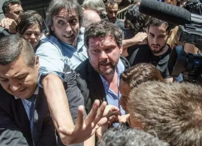 Vacunados VIP: Santiago Igón deberá pagar 3 millones de pesos al Hospital de Esquel para no ir a juicio