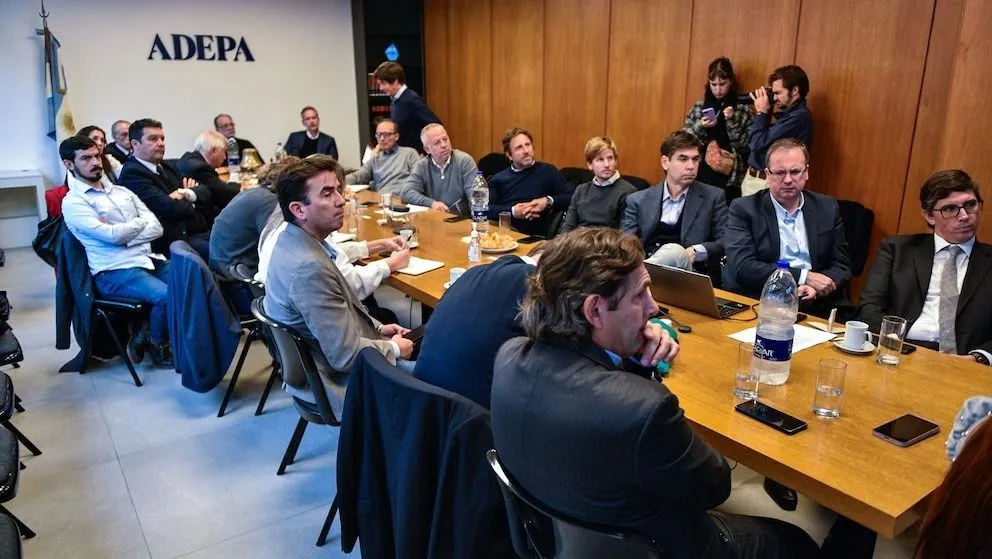 ADEPA rechazó contundentemente la prohibición para difundir audios presidenciales