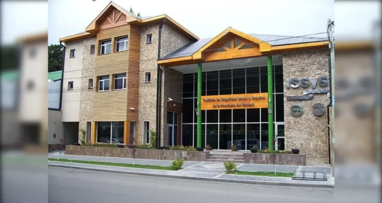 Personal hotelero del ISSyS se capacitó en atención al público y liderazgo