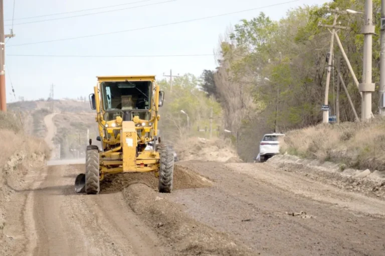 Se intensifica el trabajo de mantenimiento en las calles de Comodoro