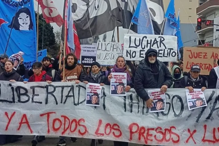 Florentín recupera la libertad tras detención por protesta contra la caravana de Milei