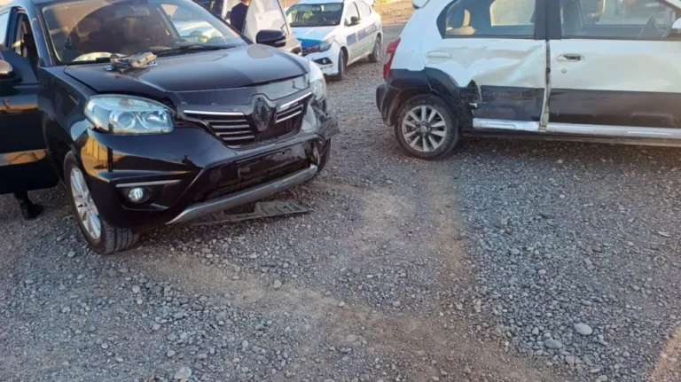 Trasladaron a una motociclista al hospital tras chocar con un hombre en bici 