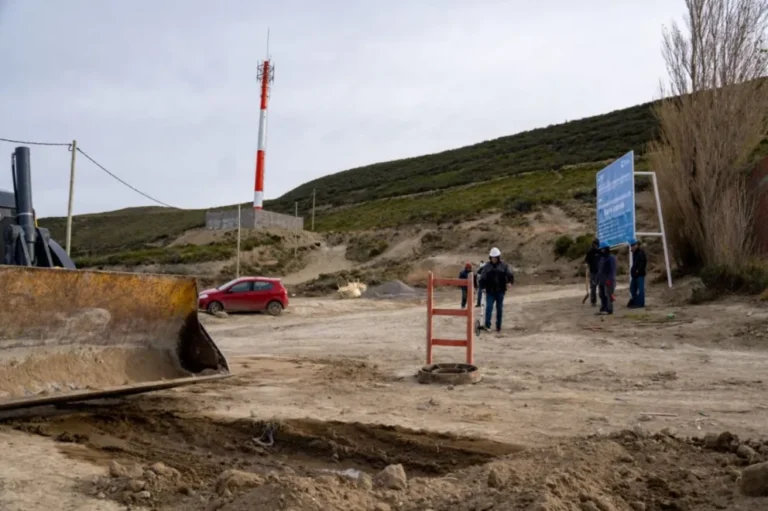 Laprida suma red cloacal a la Manzana 98 del barrio y mejora la calidad de vida de sus vecinos