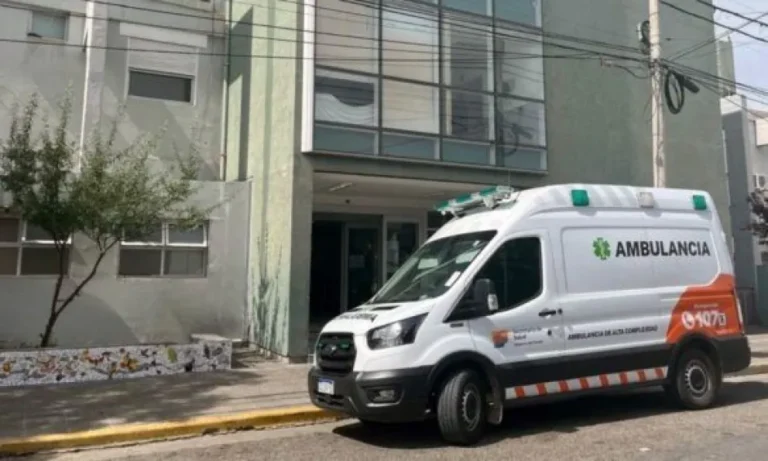 En Trelew, desvalijaron una ambulancia mientras se encontraba estacionada afuera del hospital