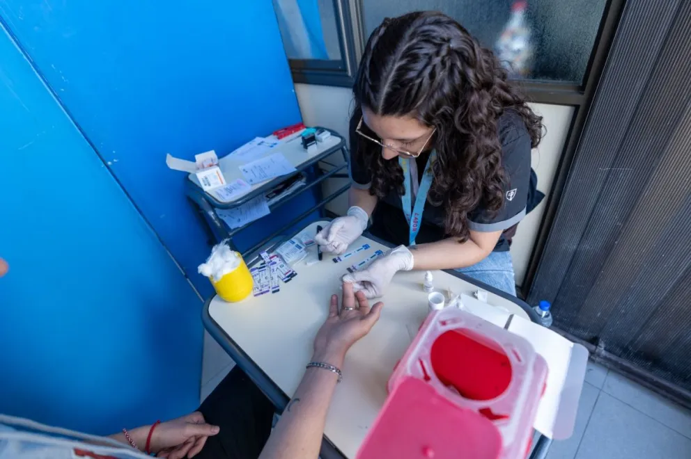 Salud Municipal realizó testeos gratuitos de VIH y Sífilis en la Universidad