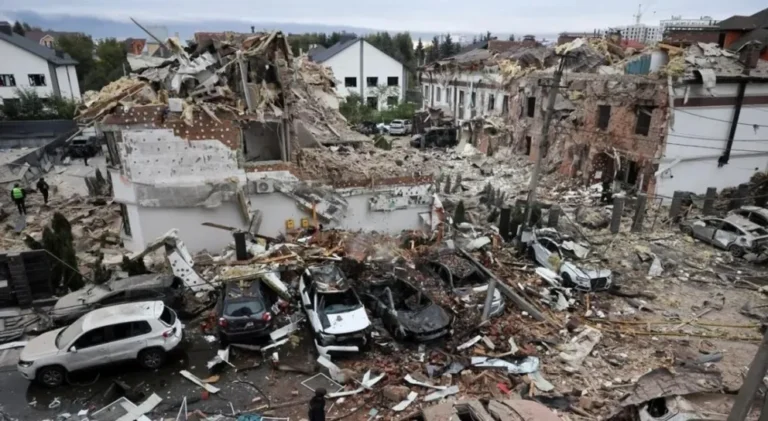 Bombardeo ruso con drones y misiles dejó cuatro muertos en Kiev