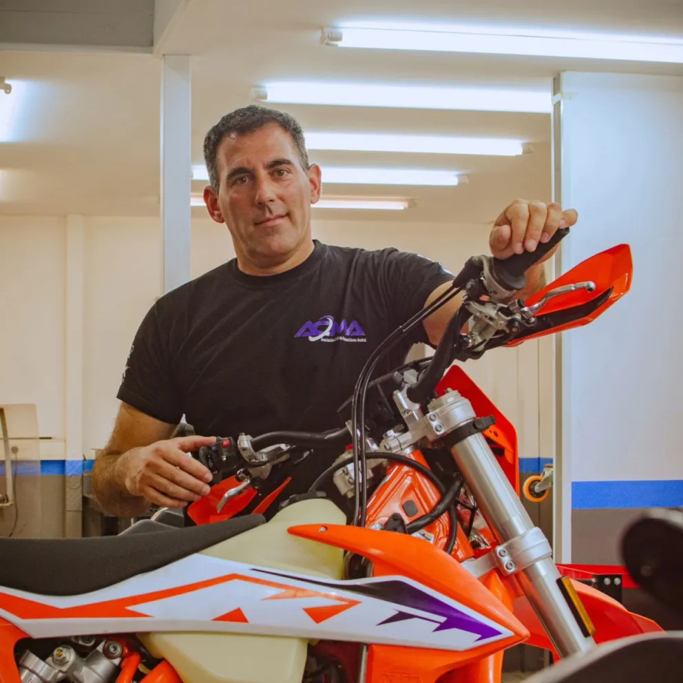 El piloto Carballo Fanelli brindará una capacitación sobre manejo seguro de motocicletas