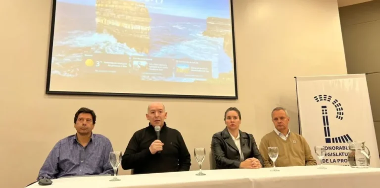 Mirantes presente en la proyección del documental "Comunidades del Viento"