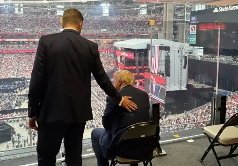 Donald Trump participó del funeral de Charlie Kirk en Arizona