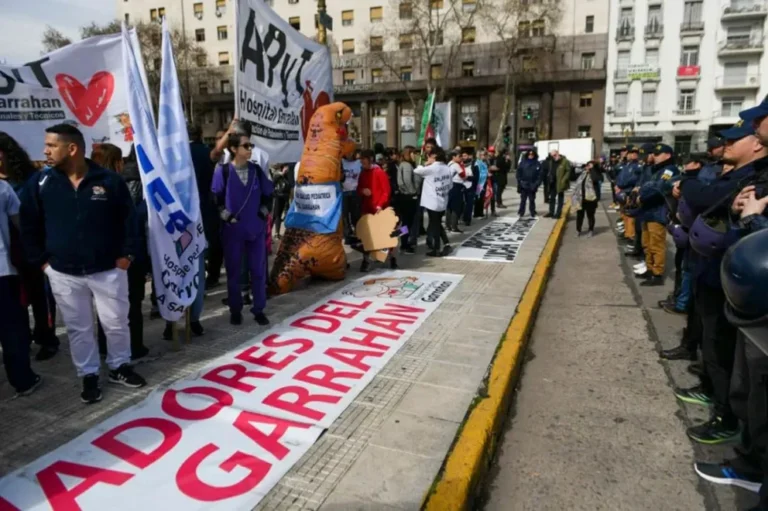 Trabajadores del Hospital Garrahan anunciaron paro de 24 horas por veto a Ley Pediátrica
