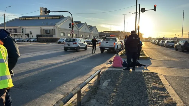 Peatones atropellados en Yrigoyen: dos trasladados al hospital