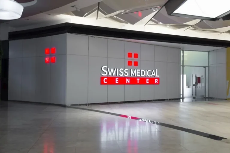Swiss Medical deberá pagar millonaria indemnización por negar traslado urgente a afiliada