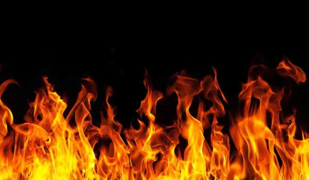 Incendio en barrio Ceferino: un jubilado de 72 años logró salir a tiempo