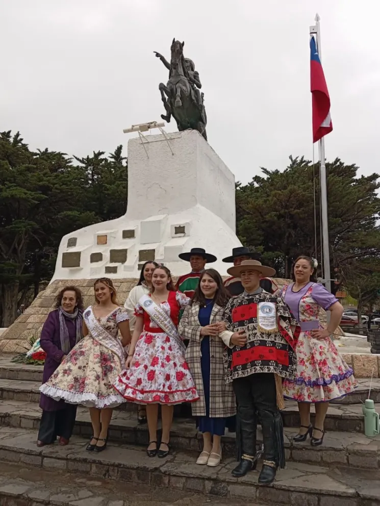 Los campeones nacionales de cueca se hicieron presentes en el festejo patrio chileno