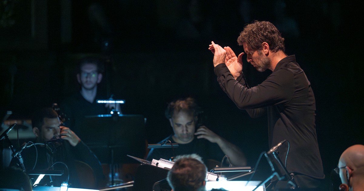 La Bella y la Bestia, de Philip Glass en el Colón: un poema visual cargado de erotismo velado, atmósfera surrealista y simbolismo