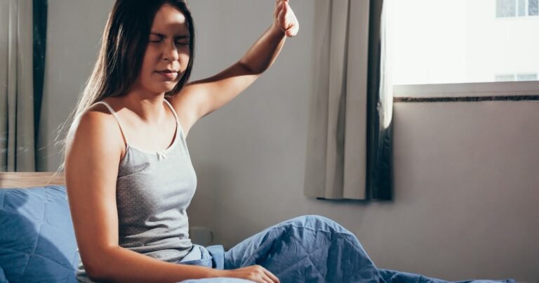 La migraña no se cura, pero se controla: la triple carga del dolor, la depresión y trastornos del sueño