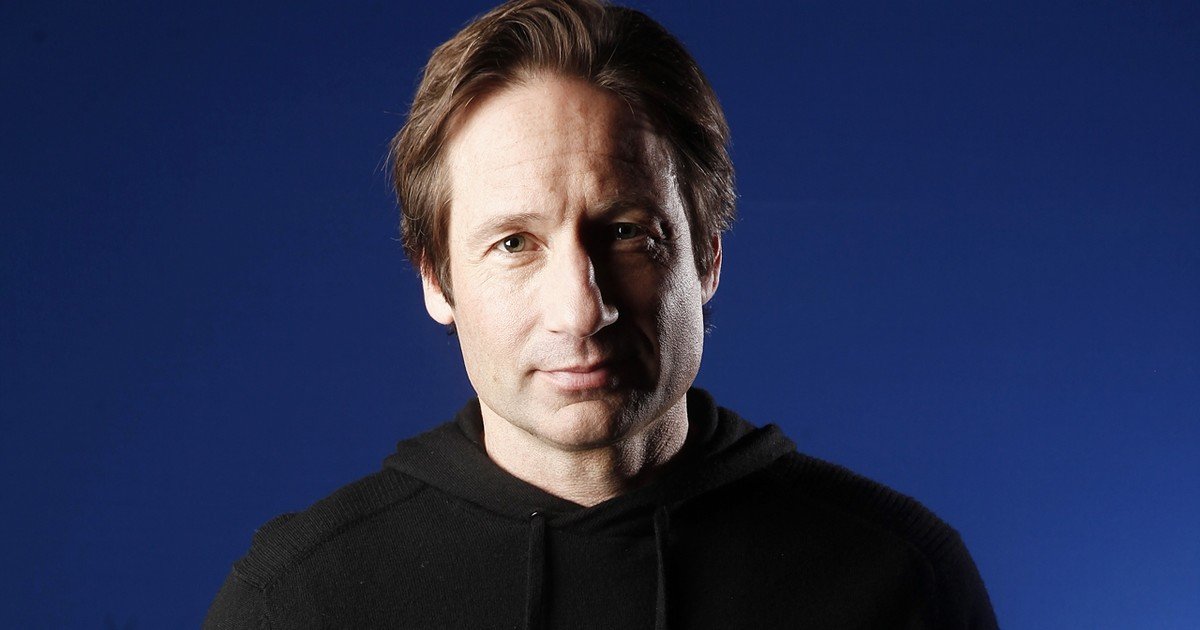 David Duchovny: de actor estrella, rockero y podcaster pasó a ser el conductor de "Expedientes desclasificados"