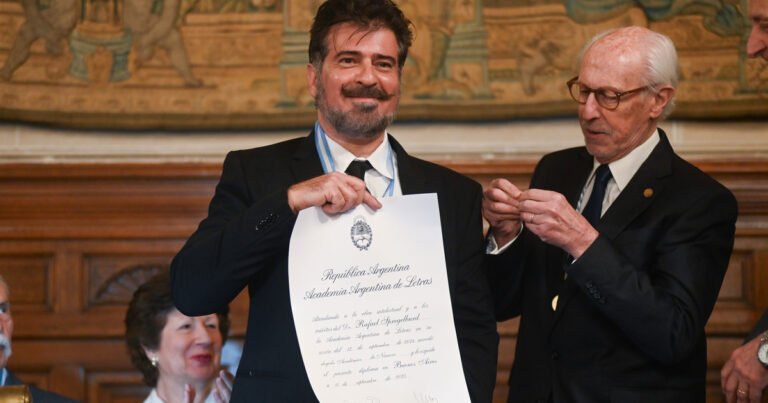 La Academia Argentina de Letras sumó a Rafael Spregelburd, referente del teatro argentino