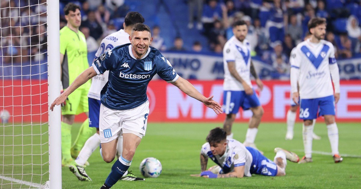 Maravilla Martínez llegó a 50 goles en Racing y su racha parece imparable: por qué es el 9 más determinante de Sudamérica