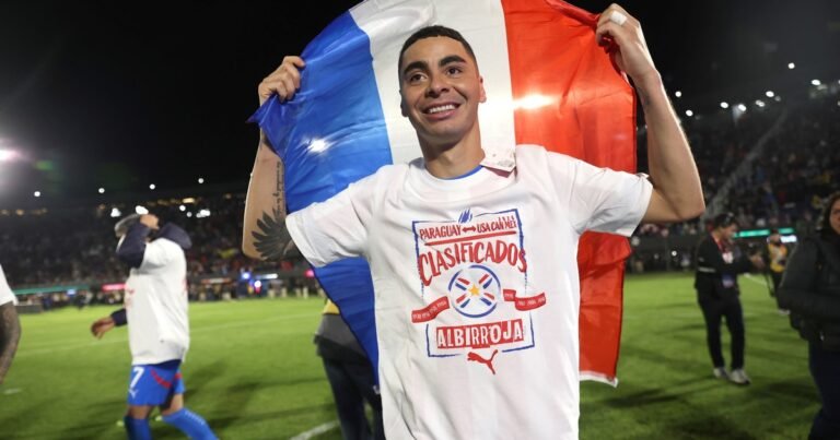 Paraguay clasificó al Mundial 2026 y el presidente Santiago Peña decretó feriado nacional