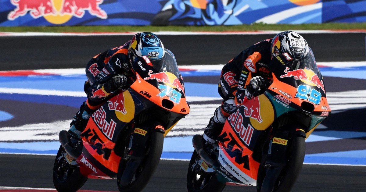 Valentín Perrone se la jugó en la última vuelta, pero un error lo dejó sin podio en el Moto3 en San Marino