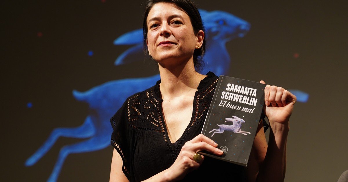 ¿Y si el Nobel de Literatura es para la Argentina? César Aira y Samanta Schweblin suenan como candidatos