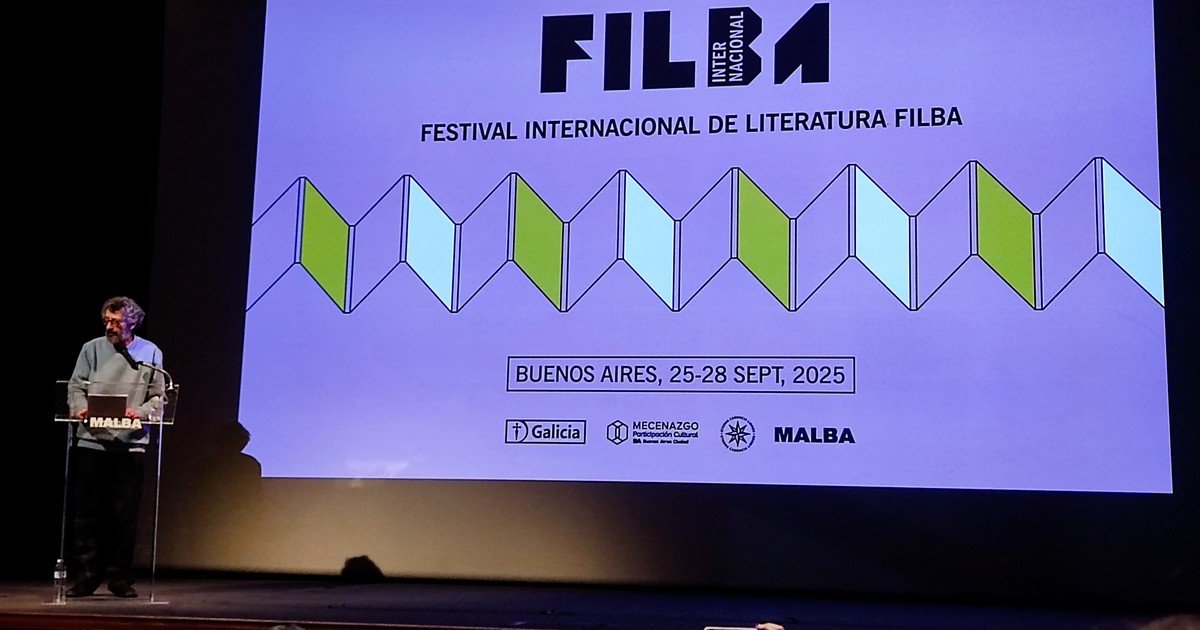 "El cuidado de la palabra es siempre el cuidado del otro": el bahiense Mario Ortiz inauguró el Filba