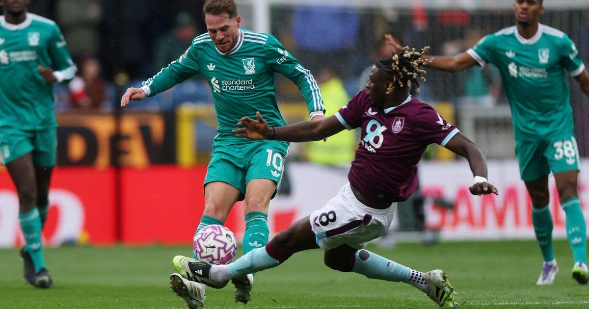 Premier League: la estremecedora patada a Mac Allister en el Liverpool líder y un Haaland brillante en el clásico de Manchester City vs United