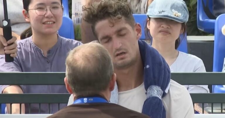 El tenso momento que se vivió en el Masters 1000 de Shanghai con el rival de Ugo Carabelli que se descompensó por el calor