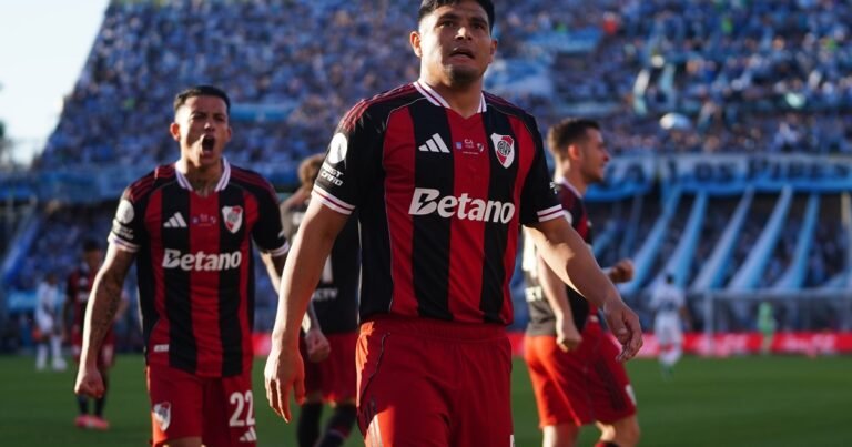 Maxi Salas hizo la diferencia para River y cumplió con la ley del ex ante Racing: el héroe de una película con final caliente